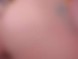 Live cam show with Elenna-salvatoree - Nipple Piercings on Hubzter Live