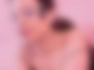Live cam show with Elenna-salvatoree - Squirt on StripNow
