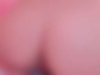 Elenna-salvatoree's Live Sex Cam Show