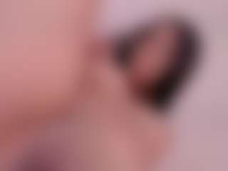 Elenna-salvatoree's Live Sex Cam Show
