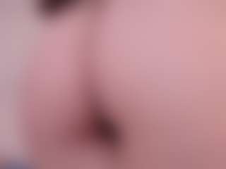 Elenna-salvatoree's Live Sex Cam Show