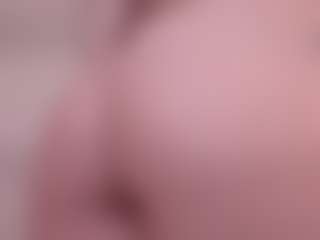 Elenna-salvatoree's Live Sex Cam Show