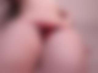 Live cam show with Elenna-salvatoree - Thin on fapnchat