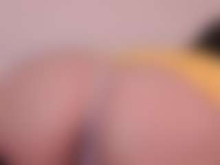 Elenna-salvatoree's Live Sex Cam Show