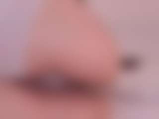 Elenna-salvatoree's Live Sex Cam Show