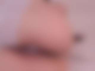Elenna-salvatoree's Live Sex Cam Show