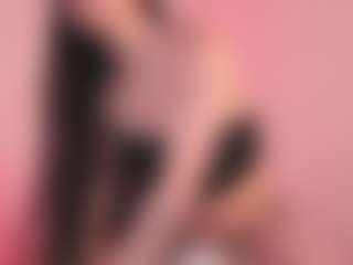 Live cam show with Elenna-salvatoree - Teen (18+) on AdultVida.com