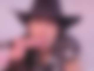 Elenna-salvatoree's Live Sex Cam Show