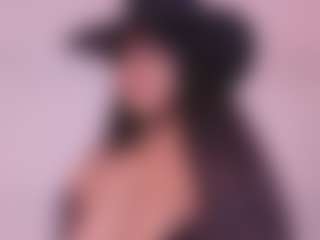 Elenna-salvatoree's Live Sex Cam Show