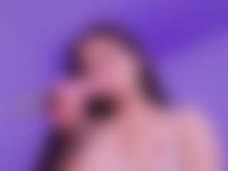 Elenna-salvatoree's Live Sex Cam Show