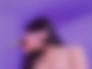 Elenna-salvatoree's Live Sex Cam Show