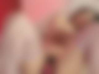 Live cam show with Elenna-salvatoree - Erotic Dance on Fling VIP Chat