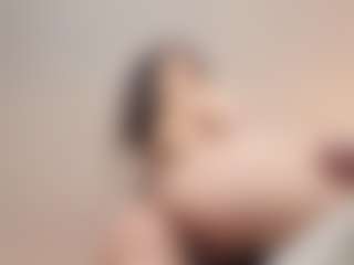 Live cam show with Elenna-salvatoree - Submissive on Camsoda