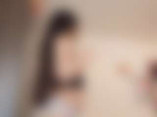 Live cam show with Elenna-salvatoree - Submissive on studioflirtlive.com