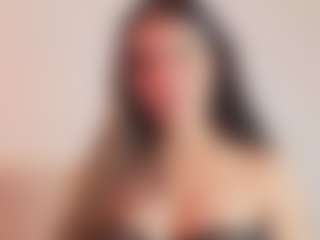 Elenna-salvatoree's Live Sex Cam Show