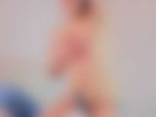 Elenna-salvatoree's Live Sex Cam Show