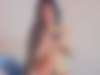 Elenna-salvatoree's Live Sex Cam Show