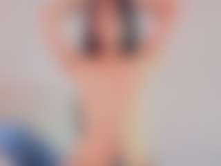 Elenna-salvatoree's Live Sex Cam Show