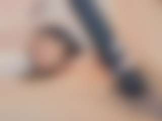 Elenna-salvatoree's Live Sex Cam Show