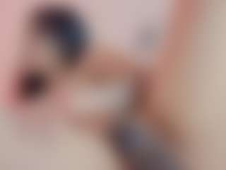 Elenna-salvatoree's Live Sex Cam Show