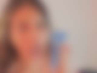 Elenna-salvatoree's Live Sex Cam Show