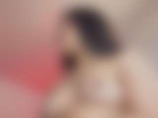 Show en direct avec Elenna-salvatoree - Nipple Piercings sur Camsoda
