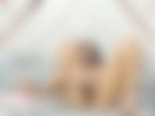 MiaHarper2's Live Sex Cam Show