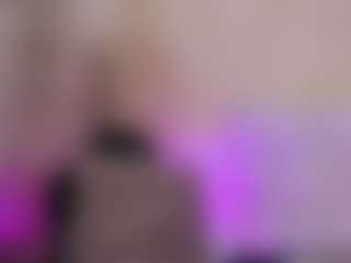 Live cam show with ScarletEvanss - Nipple Piercings on livesuperchat.net