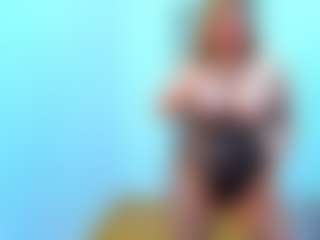 Live cam show with BelleInna - Middle Aged on Latina Girls