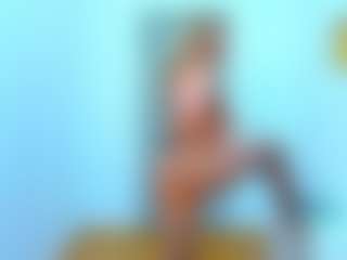Live cam show with BelleInna - Blonde Hair Middle Aged on CamSextacy