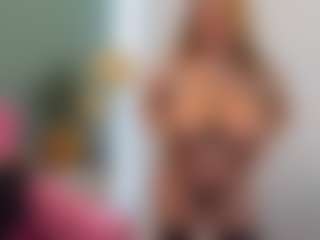 Live cam show with BelleInna - Shaved on Camsoda
