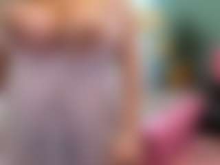 Live cam show with BelleInna - Middle Aged on Mixed Magazine Live