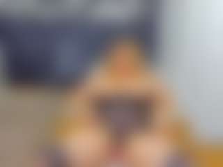 Live cam show with BelleInna - Roll on Camming Site