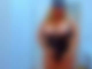 Live cam show with BelleInna - Shaved on TottyGirls