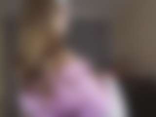 Live cam show with MelaniaWeisenburger - Green Eyes on Camming Site
