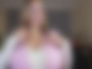 Live cam show with MelaniaWeisenburger - Upskirt on CamwithHer