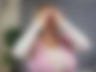 Live cam show with MelaniaWeisenburger - Green Eyes on Uber Horny