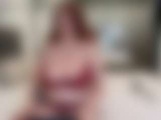 Performer in webcam MILF Ailinaioki in streaming live