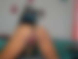 Live cam show with amberbrown19 - Colombia on Camsoda