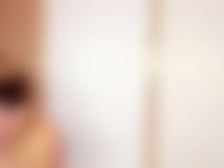 Live cam show with Emmi - Joi on AdultVida.com