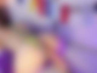 Live cam show with Emmi - Oil on SpankPalCams