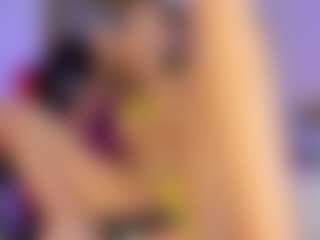 Live cam show with Emmi - Joi on Hubzter Live