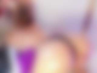 Live cam show with Emmi - Thin on liverealitysex.com