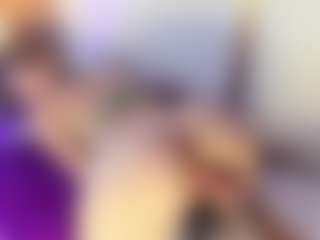 Live cam show with Emmi - Fuck Machine on Milfs Live
