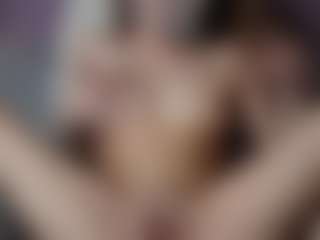 Live cam show with JoelleApril - Smoking on chickslive.net