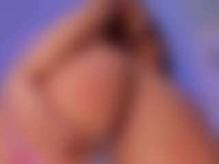 Live cam show with Scarlett Blaze - Small Tits on AdultVida.com