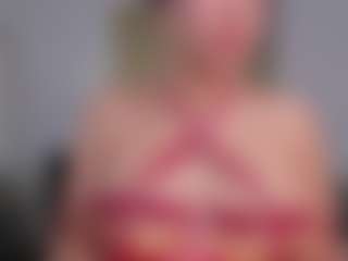 Live cam show with Scarlett Blaze - Small Tits on friskycurves.com