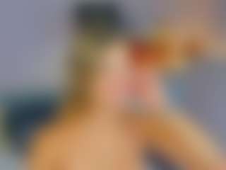Live cam show with Aura-Powers - Moaning on Dare Cams
