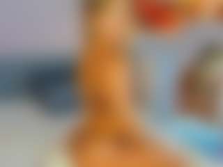 Live cam show with Aura-Powers - Flashing on Camming Site
