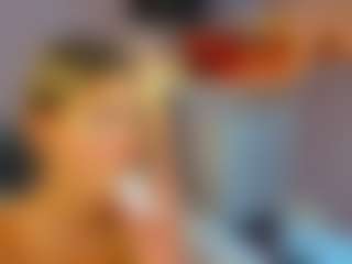 Live cam show with Aura-Powers - Bikini on luckytryst.com